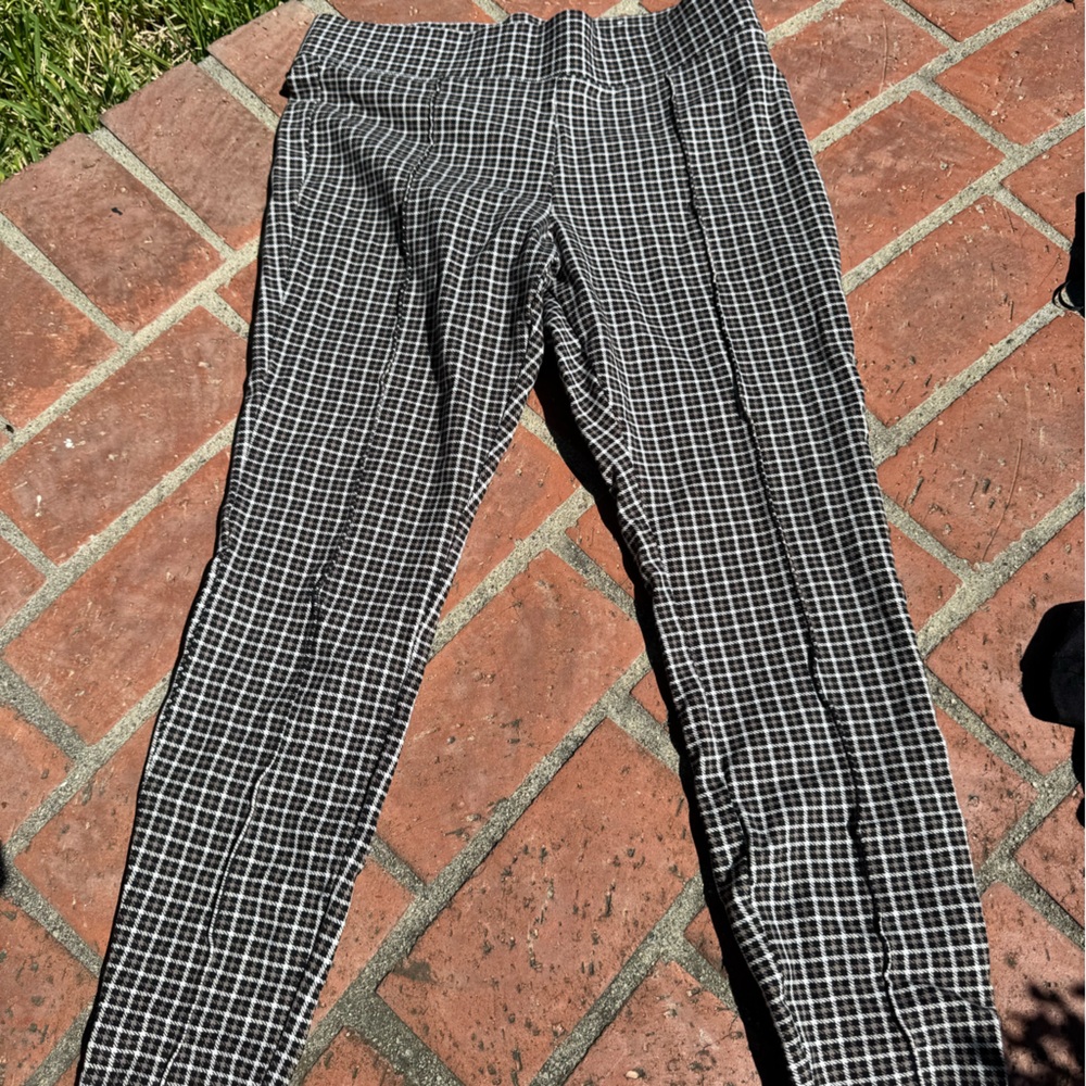 Old Navy Women's Black and White Checkered Chinos